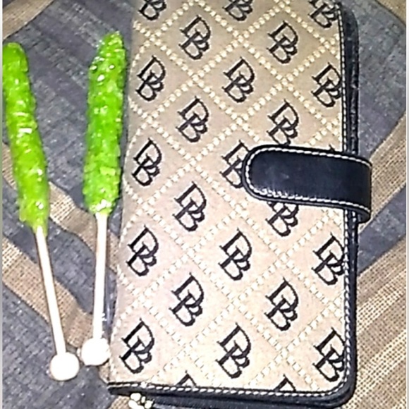 DB Signature Corner Zip Double Clutch / Wallet - Picture 11 of 11